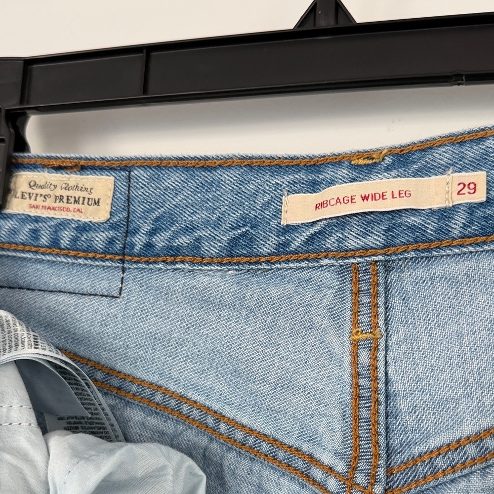 Levi's Light Blue Wide Leg Jeans - Picture 8 of 9